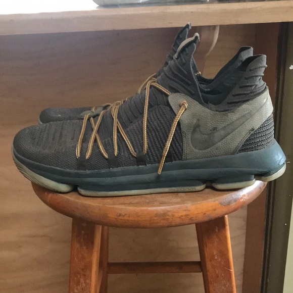 COPY - Nike LeBron soulder (glow in dark) - Picture 1 of 8